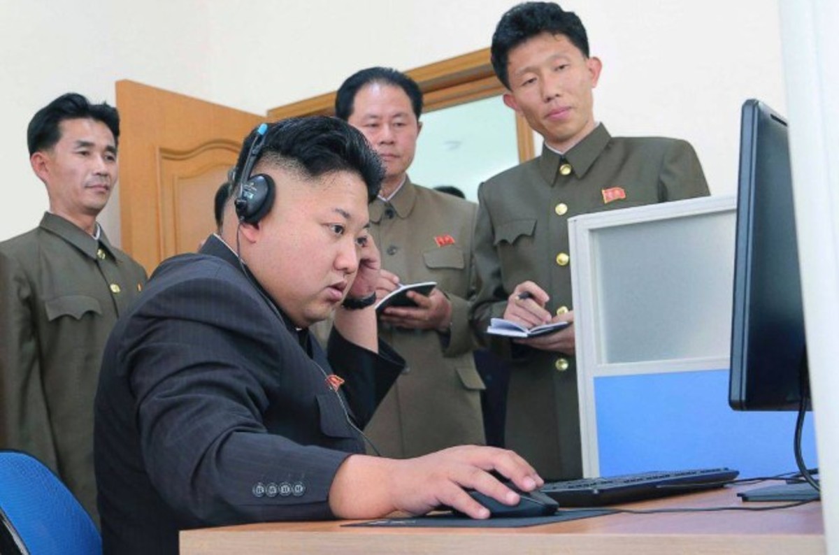 North Korea leader using computer